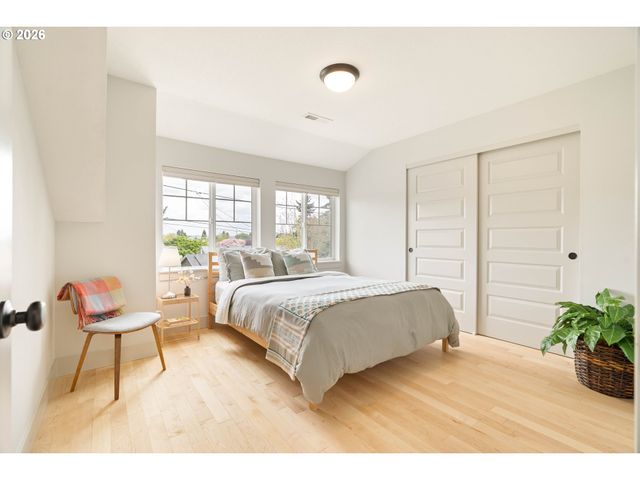 3820 Ne Roselawn St, Portland, OR 97211