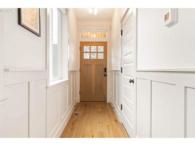 3820 Ne Roselawn St, Portland, OR 97211