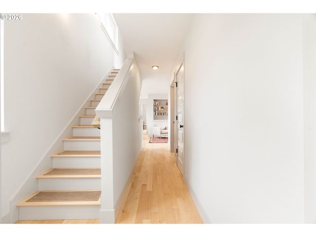 3820 Ne Roselawn St, Portland, OR 97211