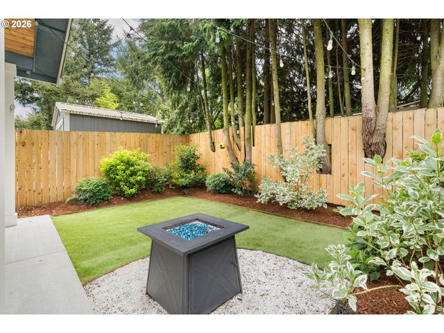 3820 Ne Roselawn St, Portland, OR 97211