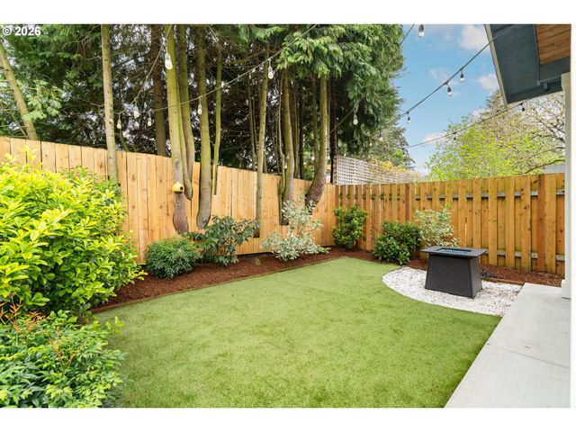 3820 Ne Roselawn St, Portland, OR 97211