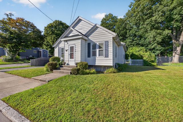 578 Valentine St, Fall River, MA 02720