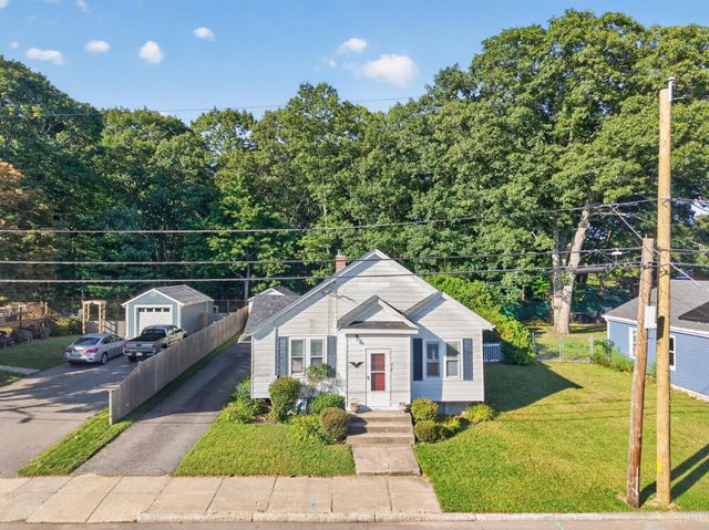 578 Valentine St, Fall River, MA 02720