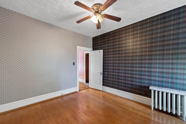 578 Valentine St, Fall River, MA 02720