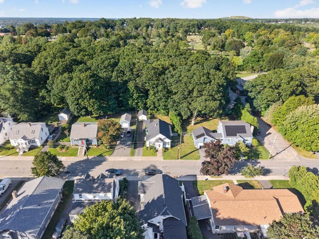 578 Valentine St, Fall River, MA 02720