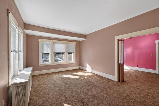 578 Valentine St, Fall River, MA 02720