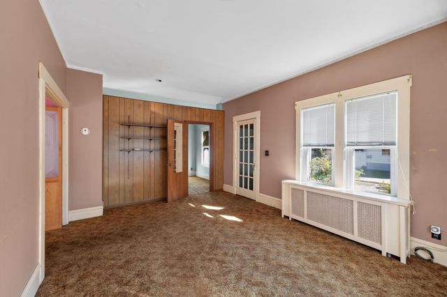 578 Valentine St, Fall River, MA 02720