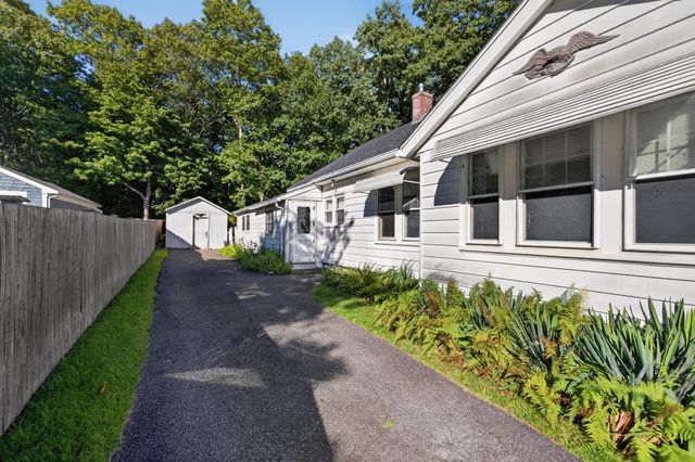578 Valentine St, Fall River, MA 02720