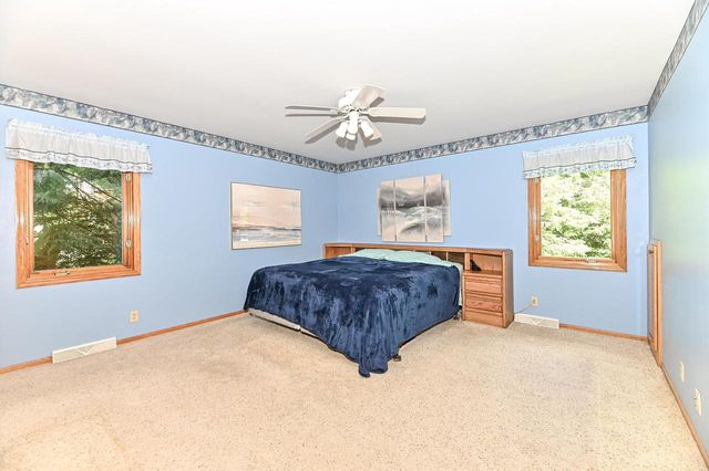27151 Ridgewood TRAIL, Waterford, WI 53185