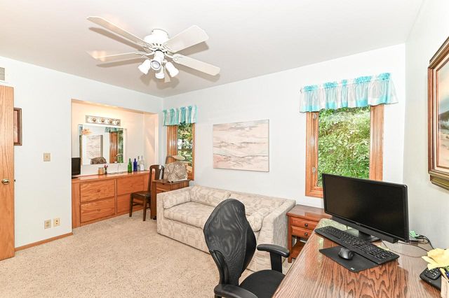 27151 Ridgewood TRAIL, Waterford, WI 53185