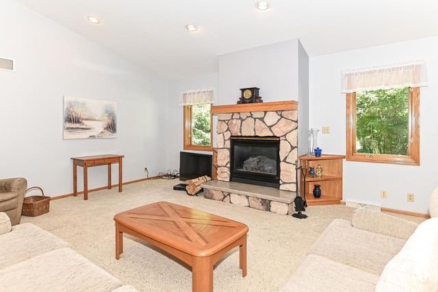 27151 Ridgewood TRAIL, Waterford, WI 53185