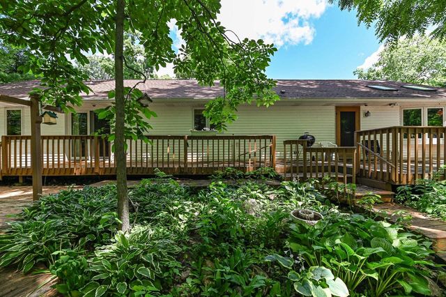 27151 Ridgewood TRAIL, Waterford, WI 53185