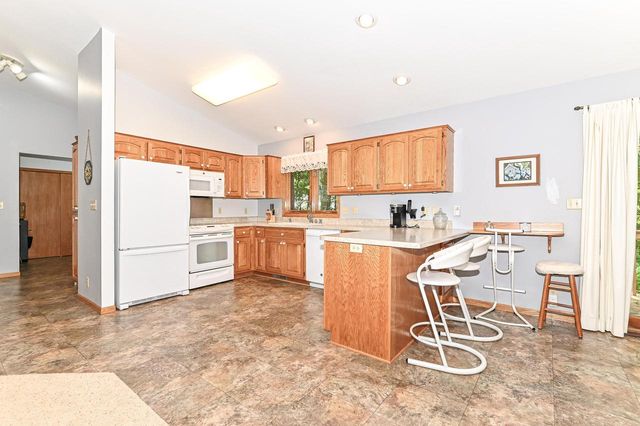 27151 Ridgewood TRAIL, Waterford, WI 53185