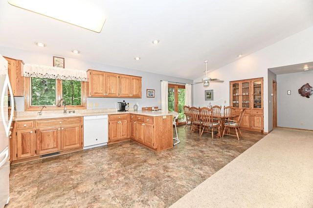 27151 Ridgewood TRAIL, Waterford, WI 53185
