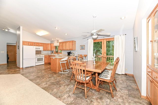 27151 Ridgewood TRAIL, Waterford, WI 53185