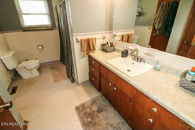 7505 Blacks Ferry Rd, Knoxville, TN 37931