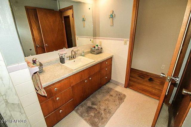 7505 Blacks Ferry Rd, Knoxville, TN 37931