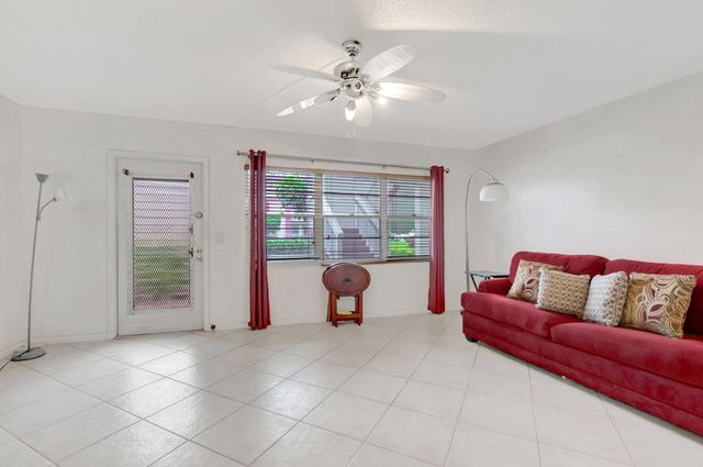549 Fanshaw N, Boca Raton, FL 33434