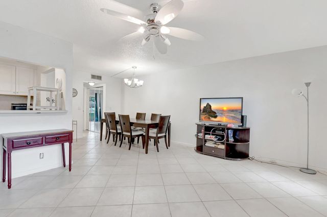 549 Fanshaw N, Boca Raton, FL 33434