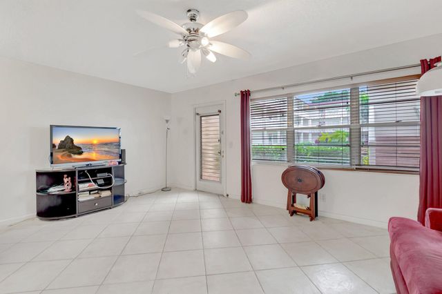 549 Fanshaw N, Boca Raton, FL 33434