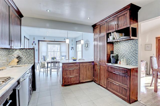 1 Forest Glen Court, Suffern, NY 10901