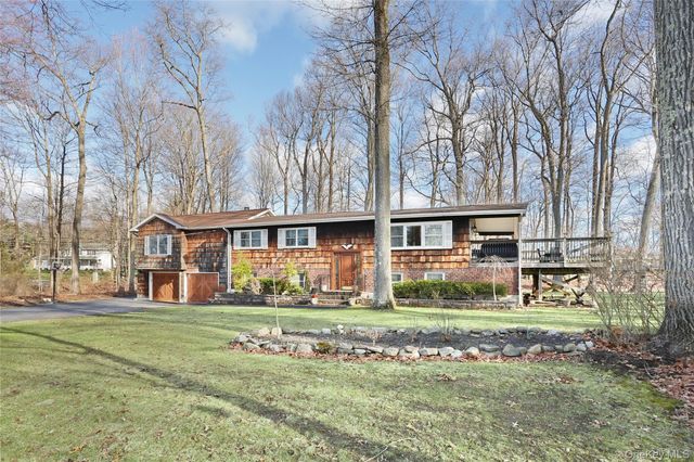 1 Forest Glen Court, Suffern, NY 10901