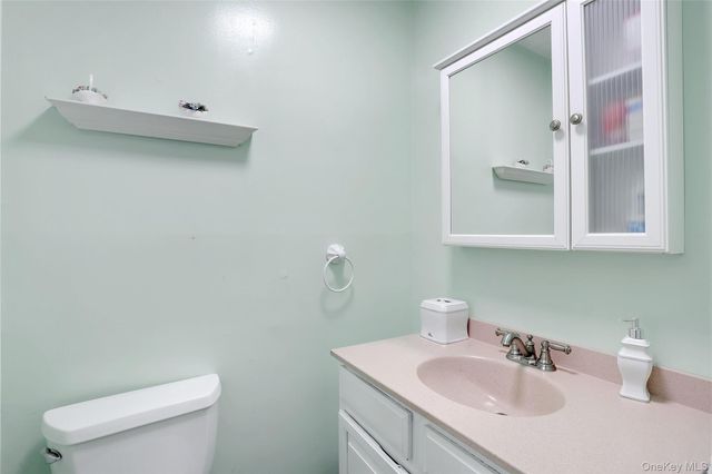 1 Forest Glen Court, Suffern, NY 10901