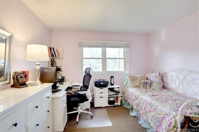 1 Forest Glen Court, Suffern, NY 10901