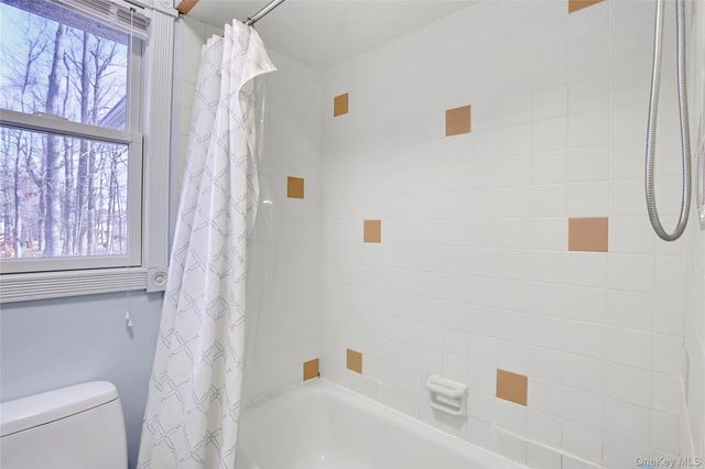 1 Forest Glen Court, Suffern, NY 10901