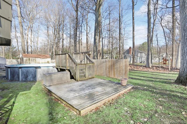 1 Forest Glen Court, Suffern, NY 10901