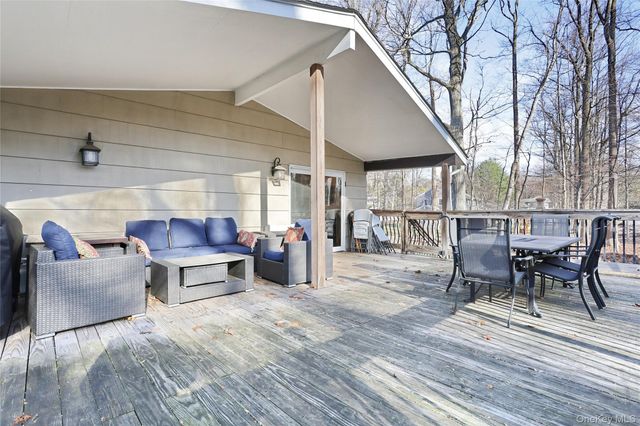 1 Forest Glen Court, Suffern, NY 10901