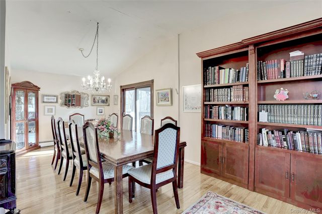 1 Forest Glen Court, Suffern, NY 10901