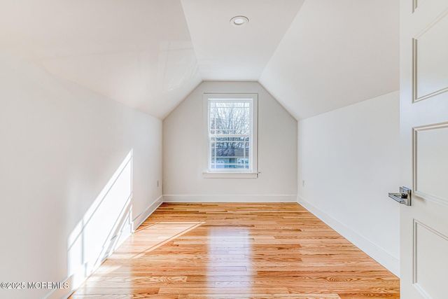 2 Railroad Avenue, Bayville, NJ 08721