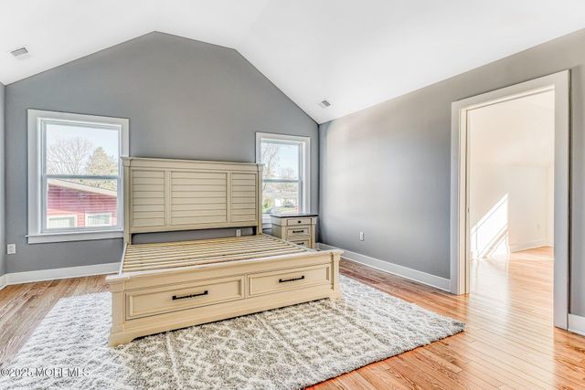 2 Railroad Avenue, Bayville, NJ 08721