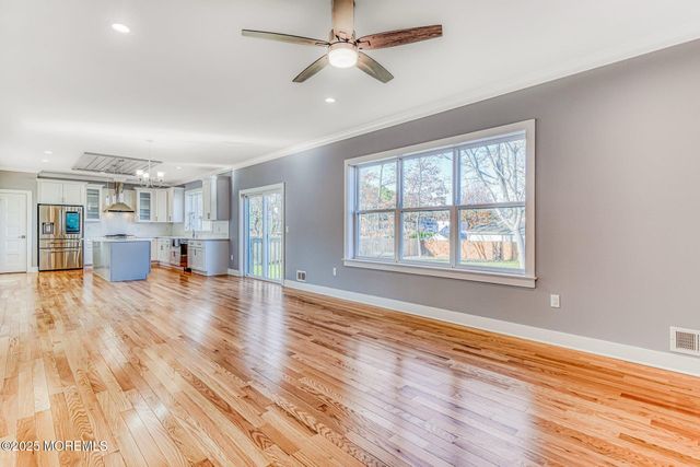 2 Railroad Avenue, Bayville, NJ 08721