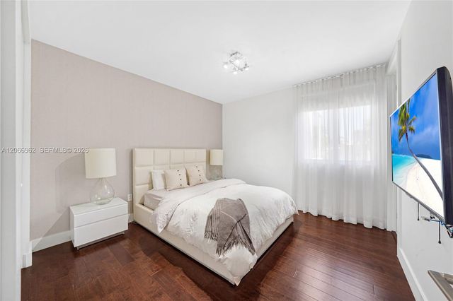 7515 NW 99th Avenue, Doral, FL 33178