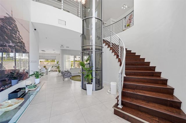 7515 NW 99th Avenue, Doral, FL 33178