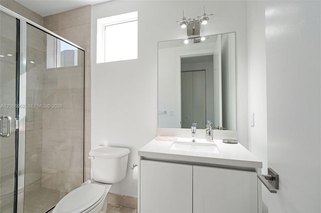 7515 NW 99th Avenue, Doral, FL 33178