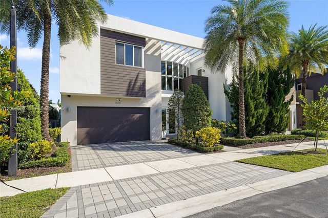 7515 NW 99th Avenue, Doral, FL 33178