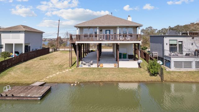 1133 E Meyer Road, Seabrook, TX 77586