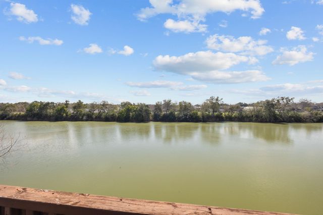 1133 E Meyer Road, Seabrook, TX 77586