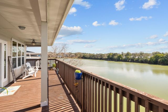 1133 E Meyer Road, Seabrook, TX 77586