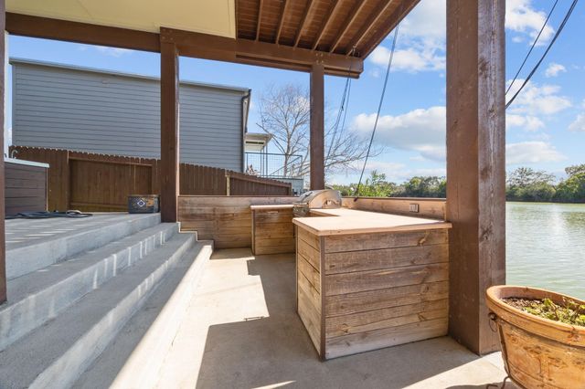 1133 E Meyer Road, Seabrook, TX 77586