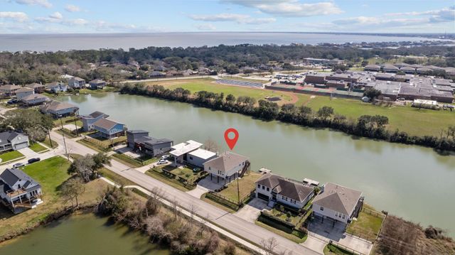 1133 E Meyer Road, Seabrook, TX 77586