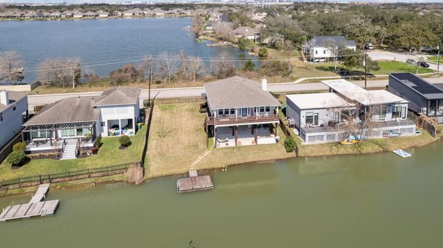 1133 E Meyer Road, Seabrook, TX 77586