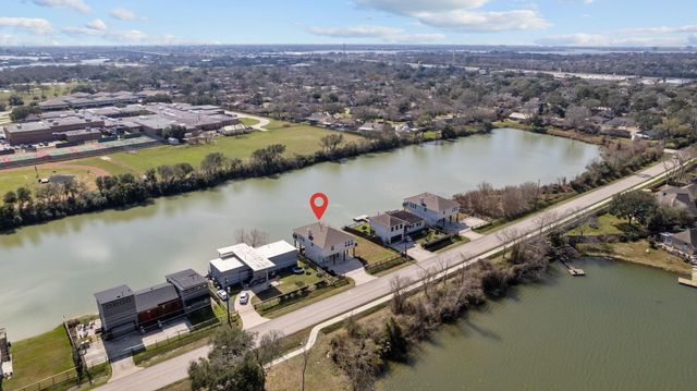 1133 E Meyer Road, Seabrook, TX 77586