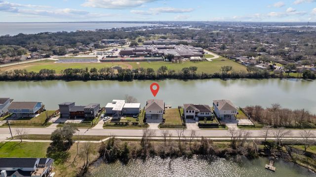 1133 E Meyer Road, Seabrook, TX 77586