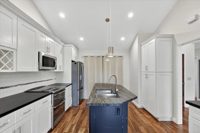 335 Donnas Lane, Hollister, CA 95023