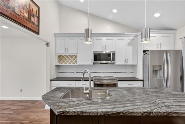 335 Donnas Lane, Hollister, CA 95023