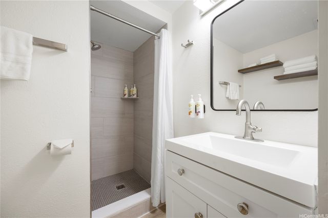 444 Kanekapolei Street 201, Honolulu, HI 96815
